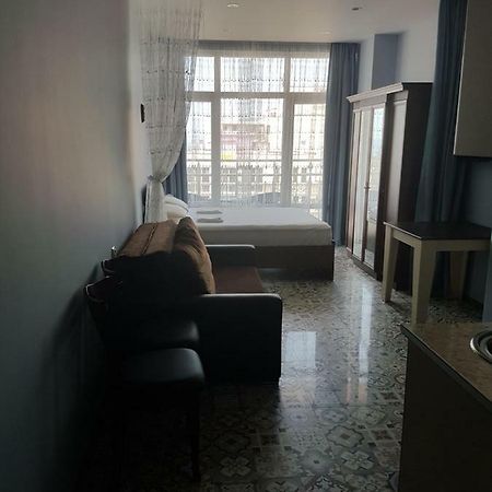 Apartment Lotos Batumi 72 Exteriör bild