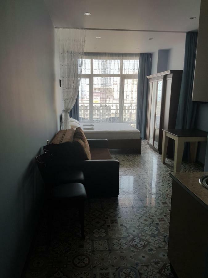 Apartment Lotos Batumi 72 Exteriör bild